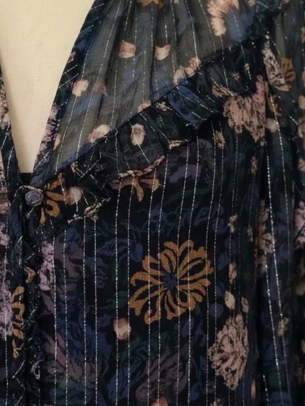 Veronica Beard Alba Silk Metallic Floral Ruffle Blouse + Matching Cami | Size 8 - Picture 6 of 13